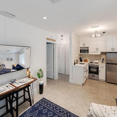 Beautiful 1 Bedroom Steps To The Beach! West Palm Beach Exterior foto